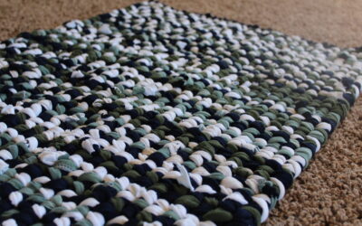 Weave a Rug with Tshirts – FUN Weaving Project!