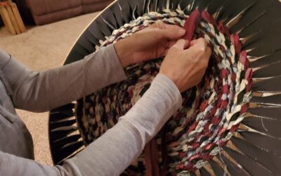 How to Weave a Round Rug – Easy No Build Loom!