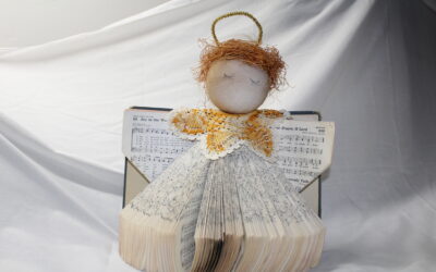 Hymnal Angle – Easy Book Art!