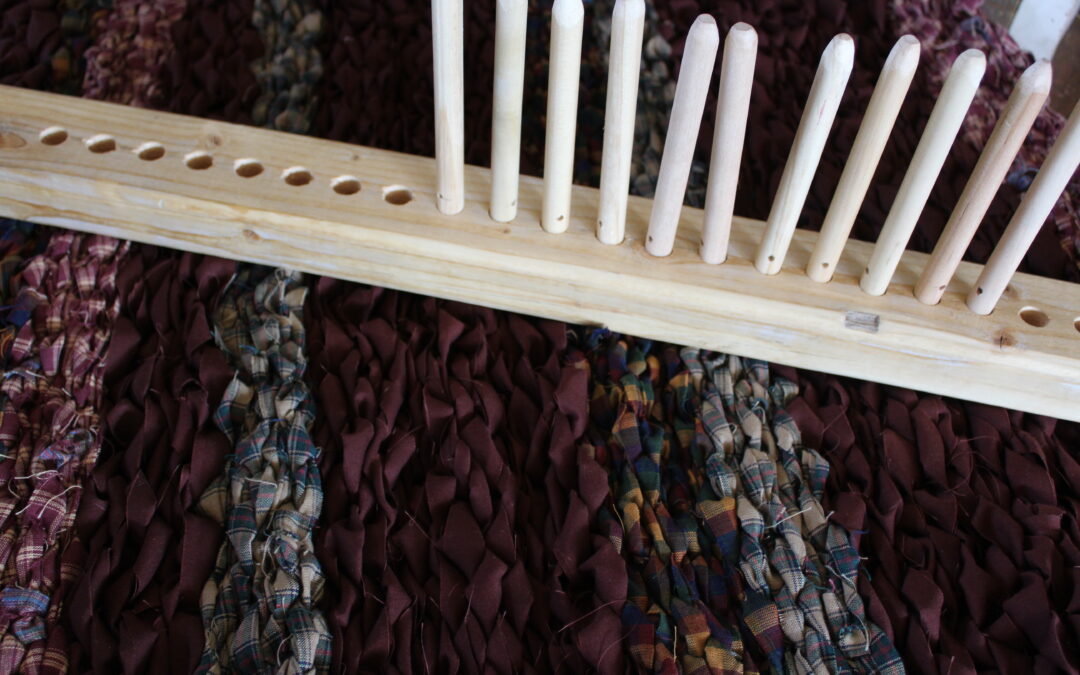 How to Weave on a Peg Loom
